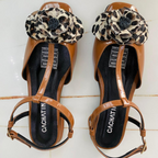 CALZADO CACHATINA - ZUECO MUJER - JUDELYN - CUERO CHAROL MIEL X ANIMAL PRINT