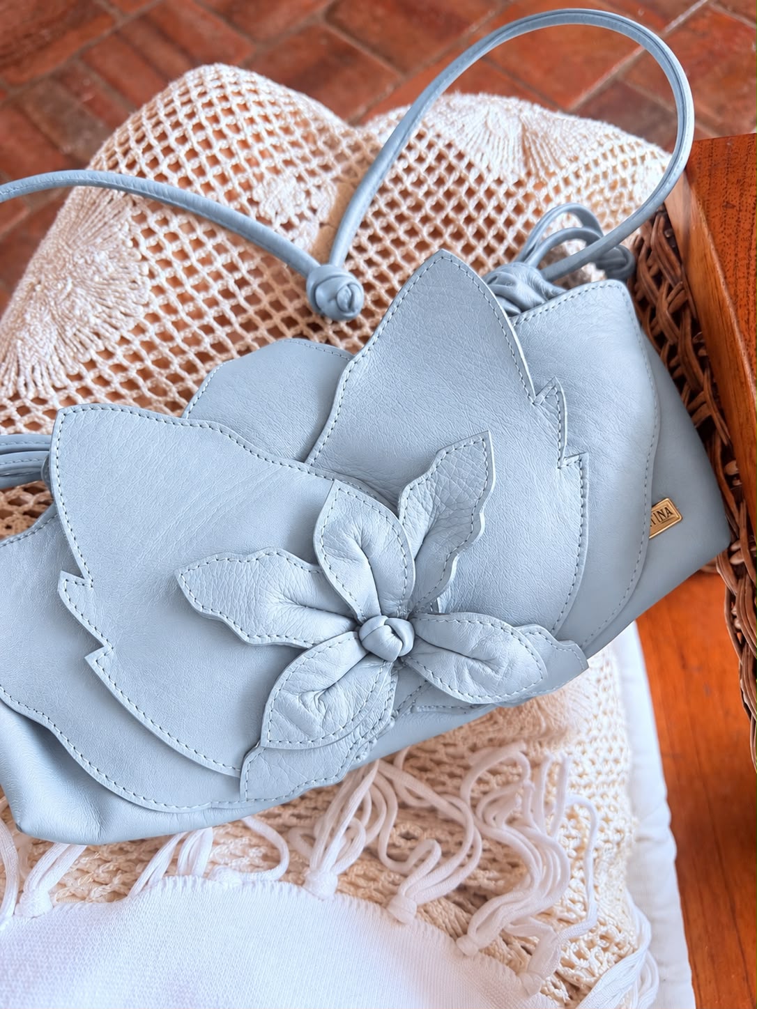 BOLSO CACHATINA - CAMILLE BAG - CONFECCION AZUL NUBE