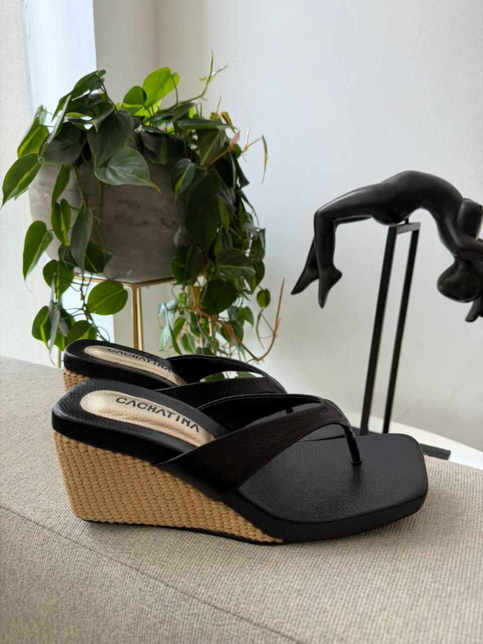 PLATAFORMA TAMPA - BAMBIE NEGRO X YUTE - ALTURA 5.5 (8,5 CM) - CALZADO CACHATINA