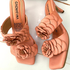 CALZADO CACHATINA - TACON MUJER - CLEO - CUERO DURAZNO - ALTURA 5.5 (8 CM)