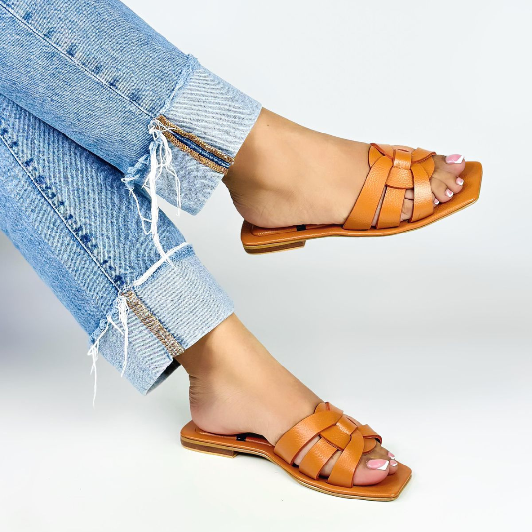 SANDALIA PLANA IZUMI CUERO MIEL – Calzado Cachatina