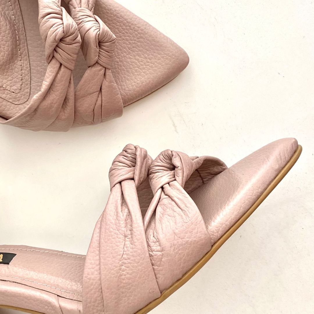 TACÒN - KALENIA STORE - 7.5 - CUERO TAUPE - CALZADO CACHATINA