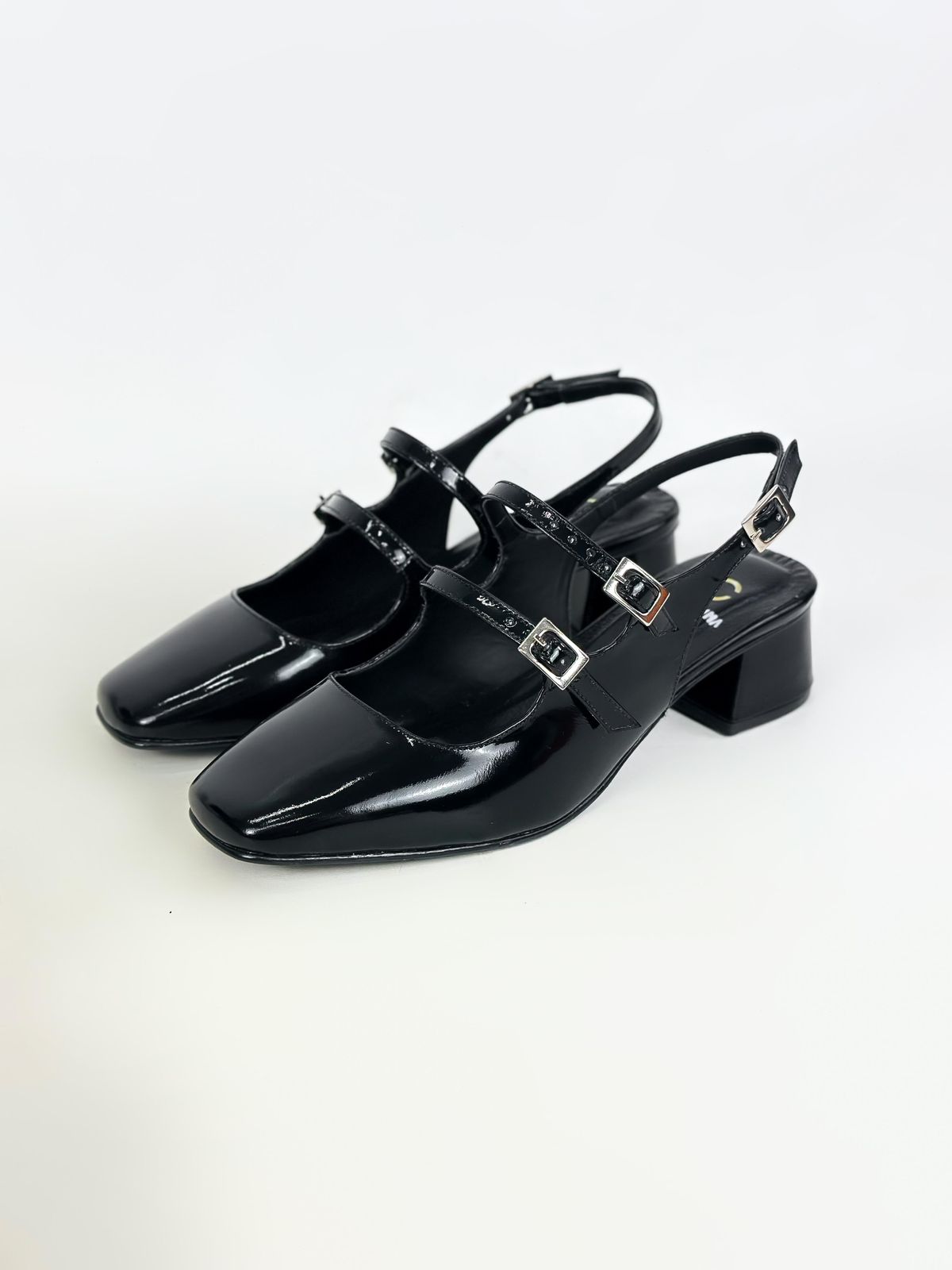 DAFNE CUERO NEGRO CHAROL - TACON 3.5 (5CM) - ESTILETO MUJER - CALZADO CACHATINA
