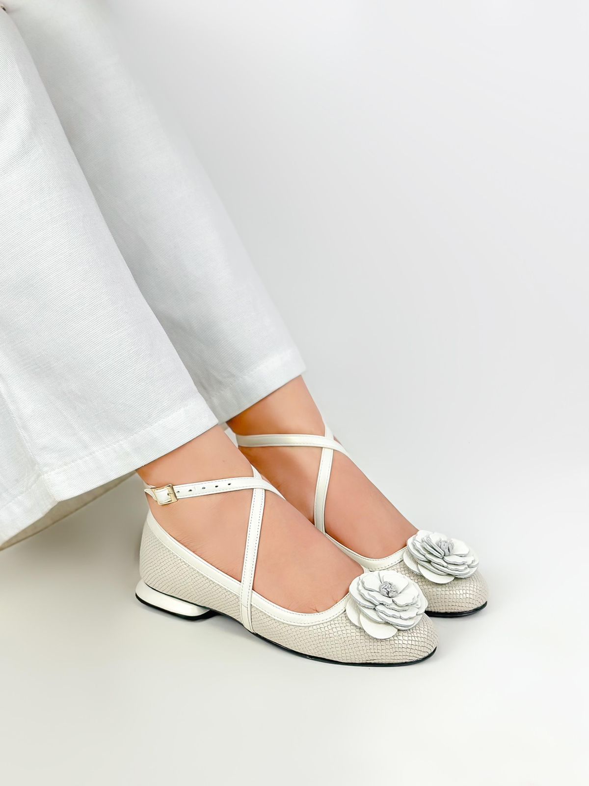 LAVINIA- BEIGE TORTOLA x CONFECCION OSTRA SATIN - BALETA - CALZADO CACHATINA