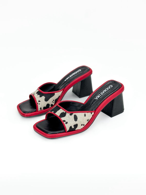SHANNA -PRINT VACA x BAMBIE ROJO x NEGRO - TACON CUADRADO- ALTURA 5.5 - CALZADO CACHATINA