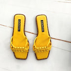 SANDALIA PLANA - BANGKOK STORE - CUERO AMARILLO CALZADO CACHATINA