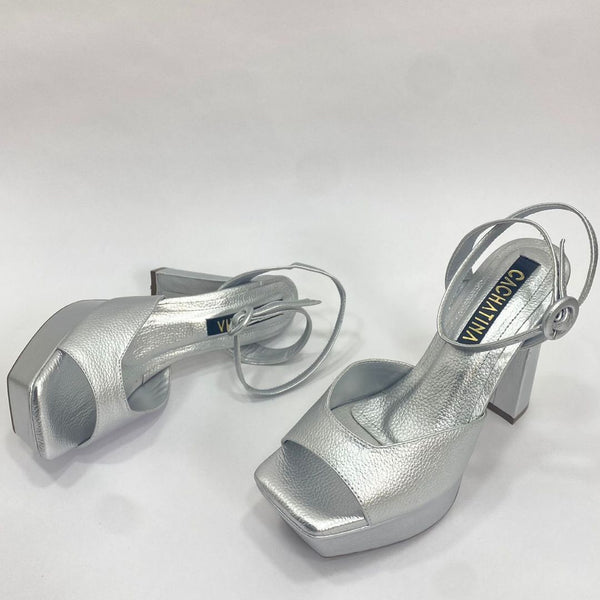 TACÒN - GRECIA - 12 CM - CUERO PLATEADO - CALZADO CACHATINA