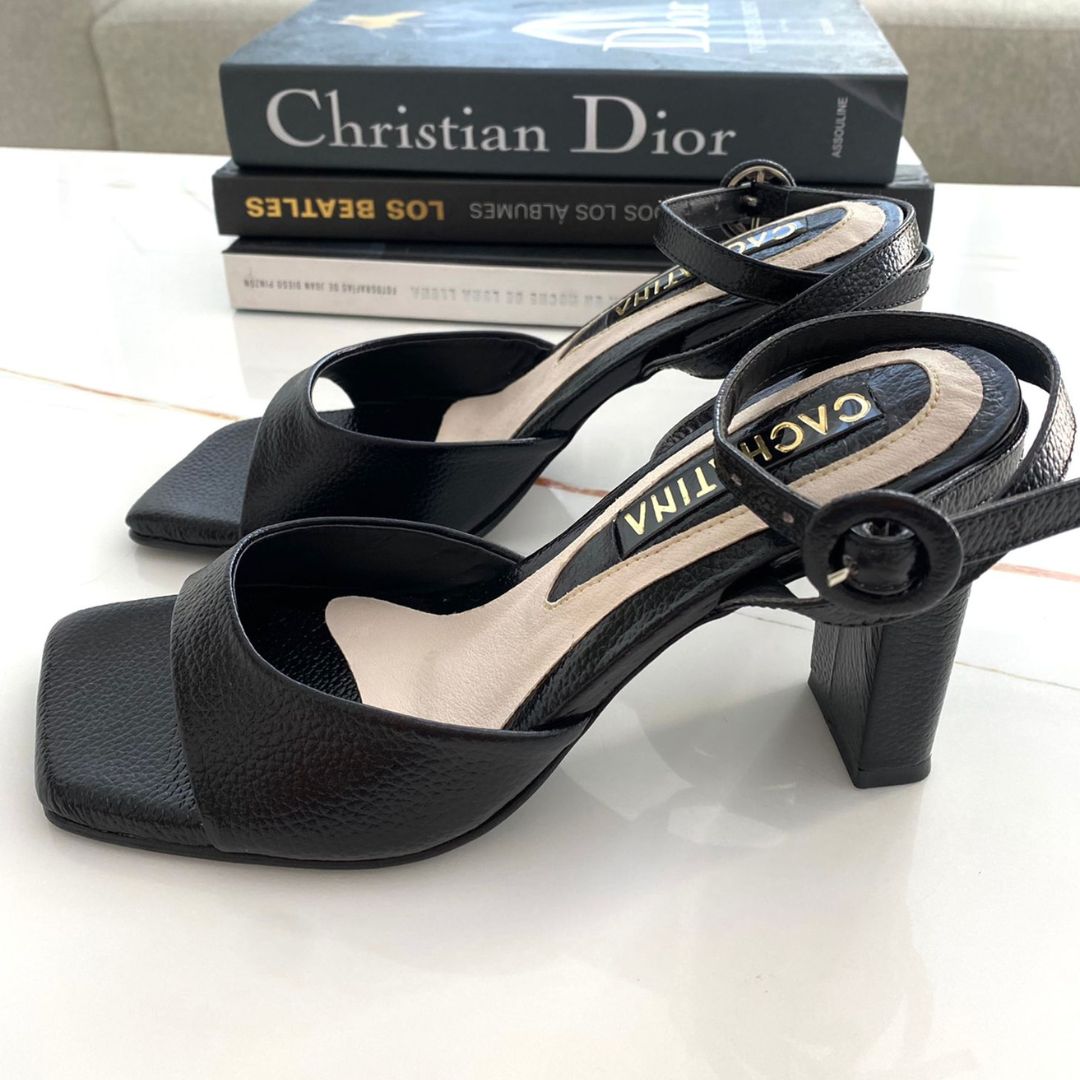 TACÒN ELEGANTE - WHENDY ALTURA 7 Y MEDIO - CUERO NEGRO
